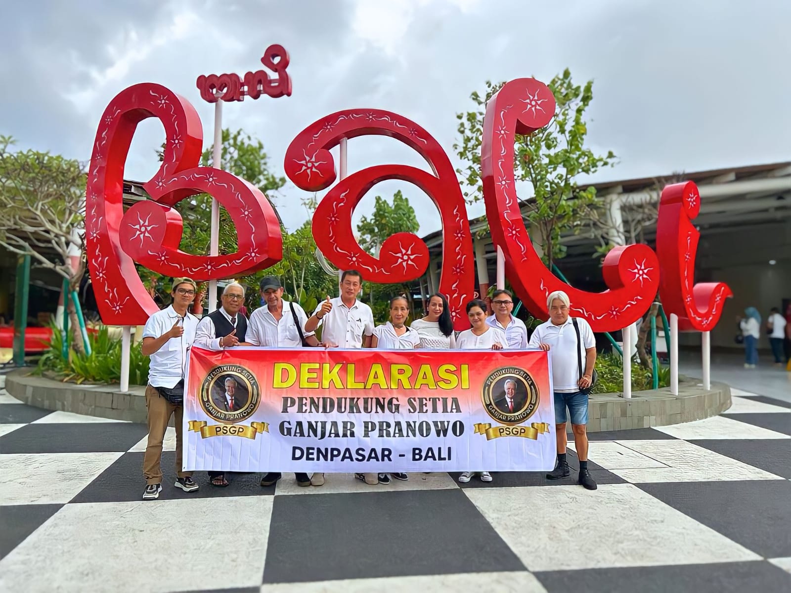 Dukungan Capres Ganjar Pranowo Bak Air Bah Melanda Seantero Negeri.