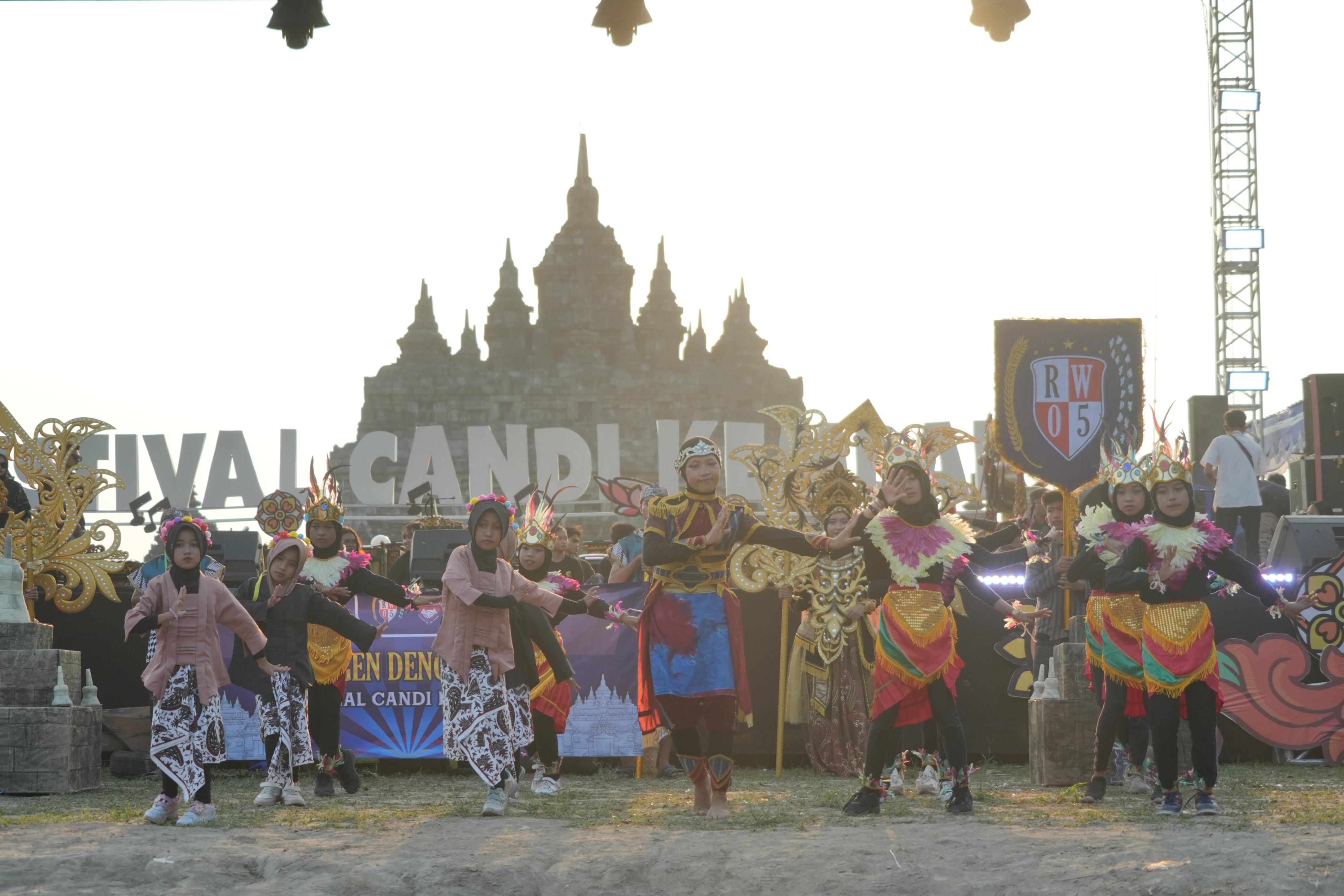 Festival Candi Kembar ke-6 Dimulai, 8 Gunungan Jadi Simbol Guyup Masyarakat Usung Pariwisata Dan Budaya