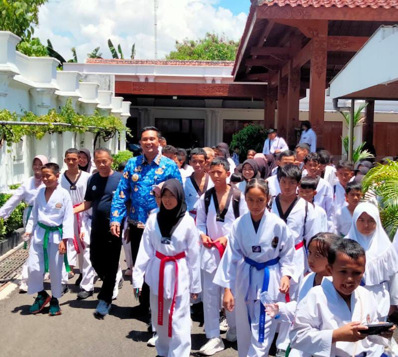 Rumah Dinas Bupati Klaten Di Geruduk Atlet Taekwondo Klaten